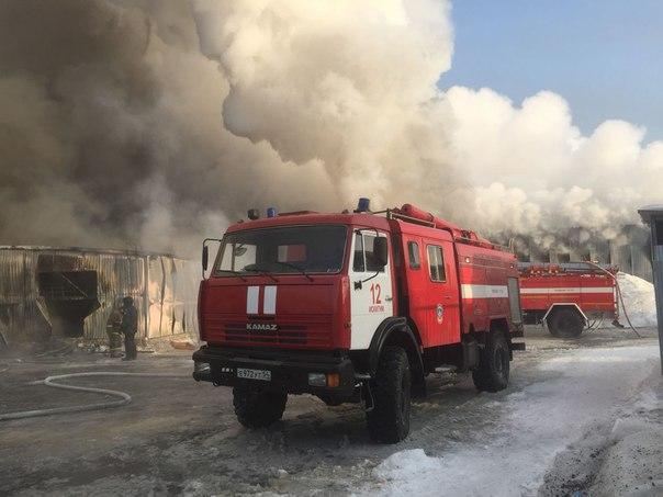 Moskvada böyük anbar yanır - Video
