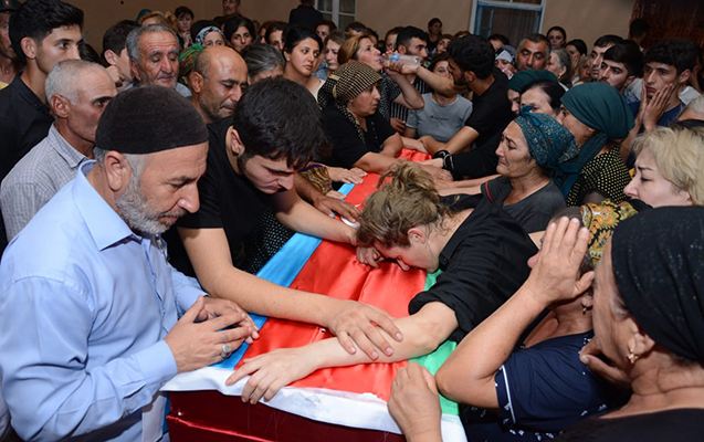 Laçında şəhid olan Tahirin nəşi ailəsinə təhvil verildi - Fotolar 