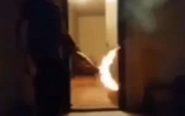Laçını tərk edən erməni evini yandırır - Video