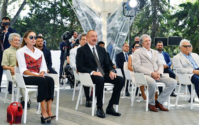 İlham Əliyev və Mehriban Əliyeva Maqomayevin xatirə gecəsində iştirak etdi 