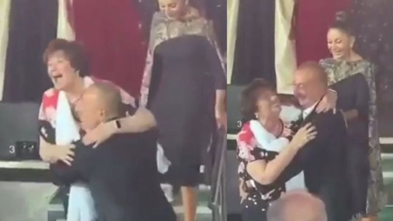 Prezident Müslüm Maqomayevin həyat yoldaşını qucaqlayıb səhnədən endirdi VİDEO