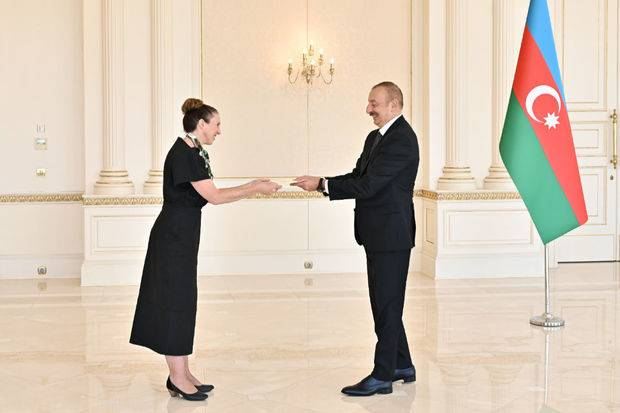 Prezident Yeni Zelandiyanın yeni səfirini qəbul etdi - FOTO 