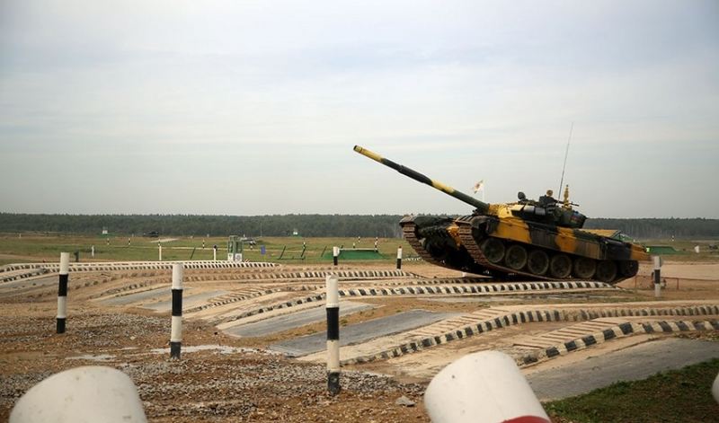 “Tank biatlonu”: hərbçilərimiz yarımfinalda! - FOTO 