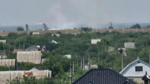 Ruslar Melitopolda aerodroma zərbələr endirdi 