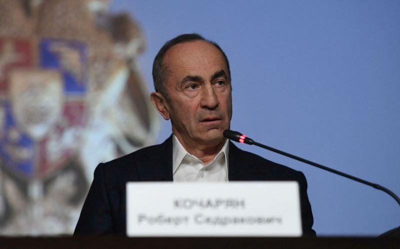 Robert Köçəryan Ermənistanı tərk edib 