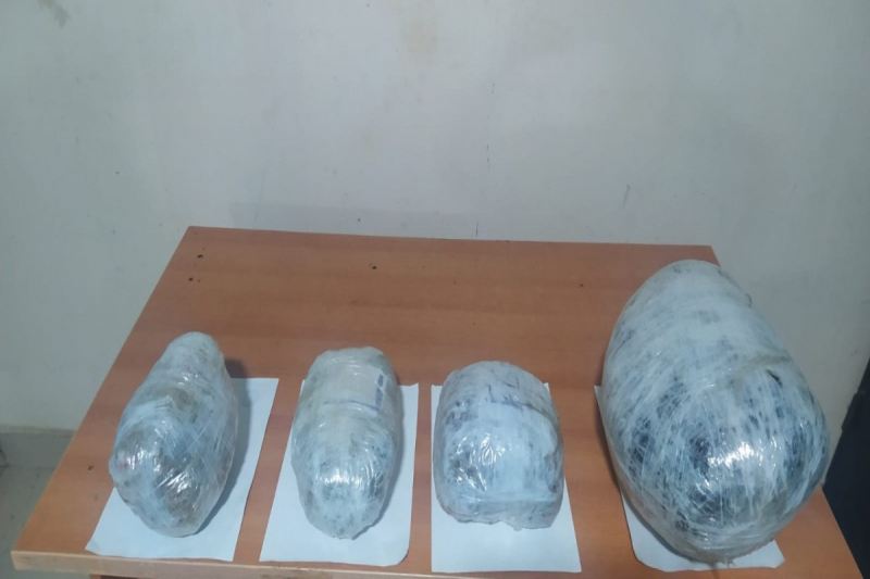 İranla sərhəddə 4, 5 kq narkotik götürülüb -  FOTO