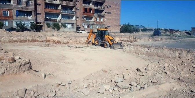Qayıtmağa ümid qalmayıb: Ermənistanda Qarabağdan köçən ermənilər üçün evlər tikilir...