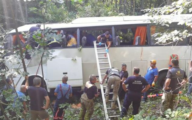 Türkiyədə turistləri daşıyan avtobus aşdı, ölən var - Fotolar