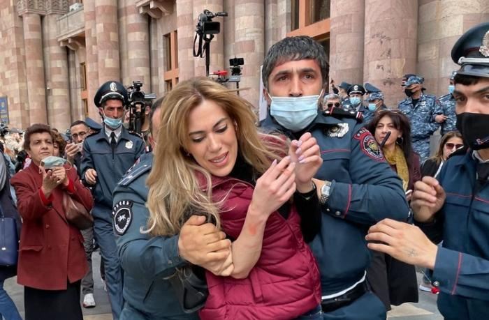 Paşinyana qarşı yenidən etiraz aksiyaları başlayır 