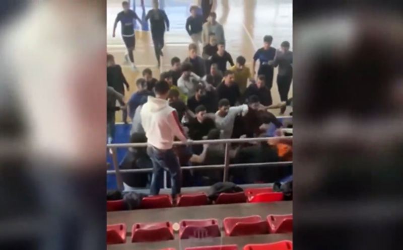 Universitetdən kütləvi dava ilə bağlı açıqlama: “Anlaşılmazlıq olub” - VİDEO