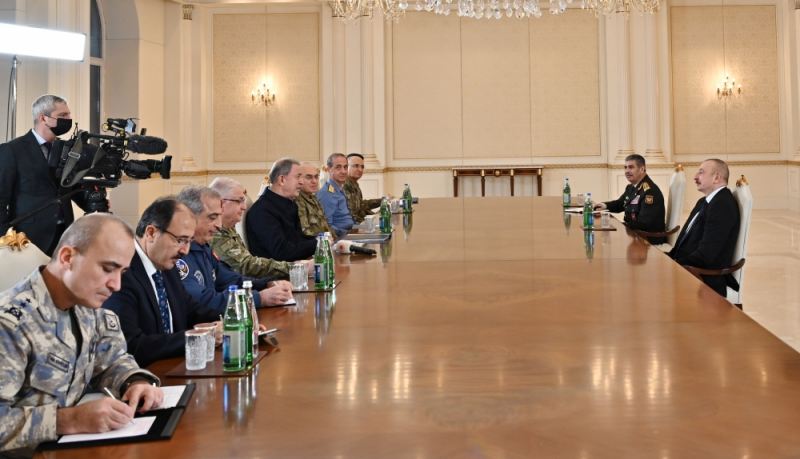 İlham Əliyev Türkiyənin milli müdafiə nazirinin başçılıq etdiyi nümayəndə heyətini qəbul edib 