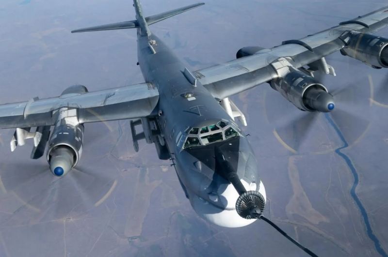 Rusiyanın bombardımançı təyyarələri Ukrayna səmasında – 4 raket vuruldu - FOTO