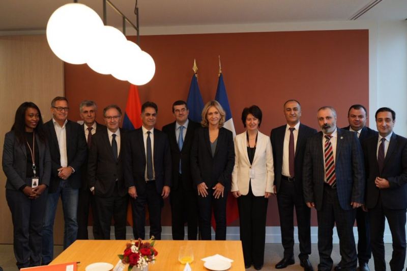 Beynəlxalq axtarışda olan Araik Artunyan Fransada səfərdə: Görün kiminlə görüşdü...