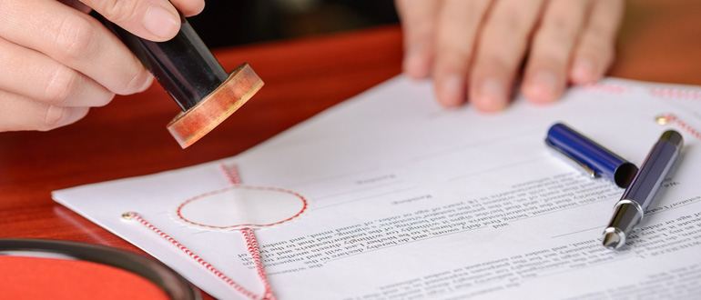 Notariuslarda dövr edən milyonlar: E-hökumət varsa, notarial təsdiq nəyə lazımdır?