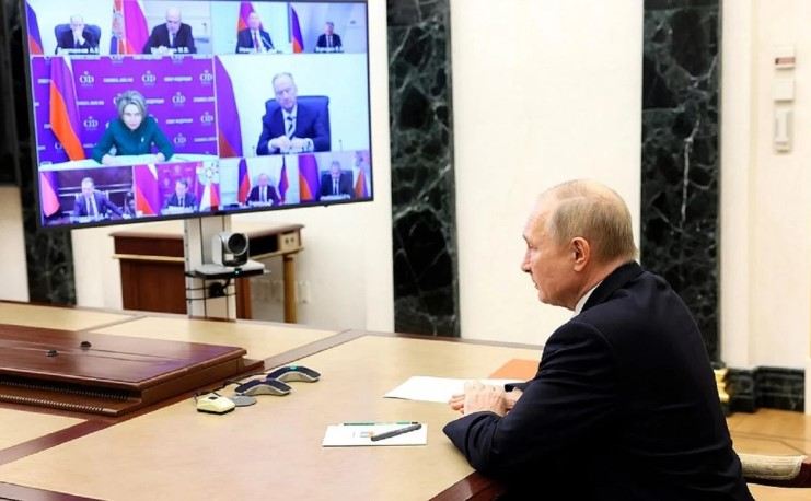 Putin təcli toplantı keçirdi - FOTO