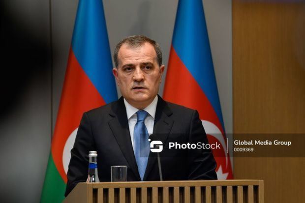 Nazir ABŞ dövlət katibinin köməkçisini Laçın yolundakı son qanunsuz fəaliyyətlərlə bağlı məlumatlandırdı