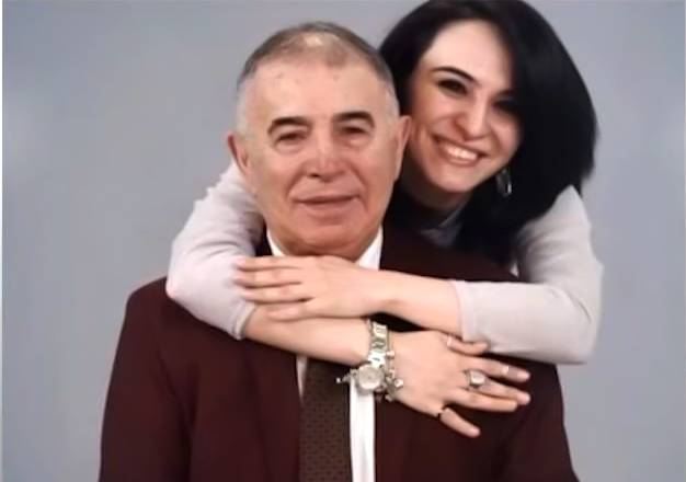 \"Həkim dərmanları düzgün verməyib\" - Aftandil İsrafilovun qızı (VİDEO)