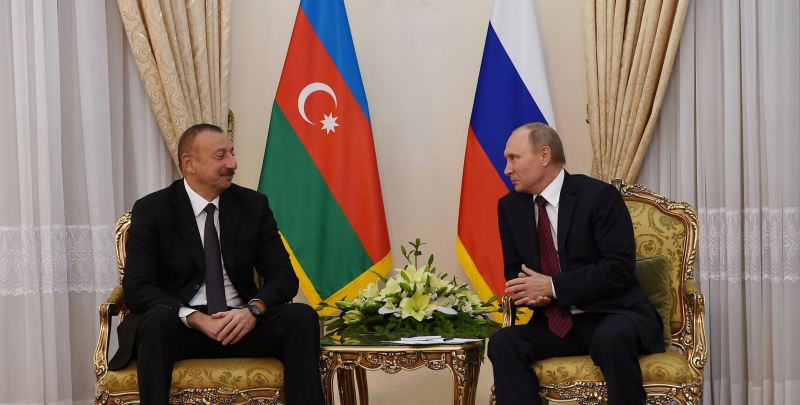 İlham Əliyev Putinlə danışdı 