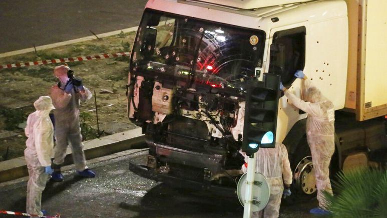 Fransanın Nitsa şəhərində 86 nəfərin öldüyü hücumda mühakimə olunan 8 şübhəli günahkar bilinib 