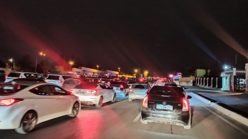 Günəşli yolunu hasarladılar - DƏHŞƏTLİ TIXAC YARANDI