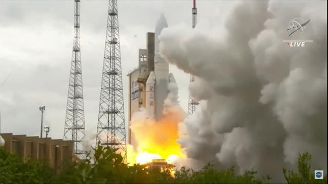 NASA-nın iqlim peyki havaya qalxır 