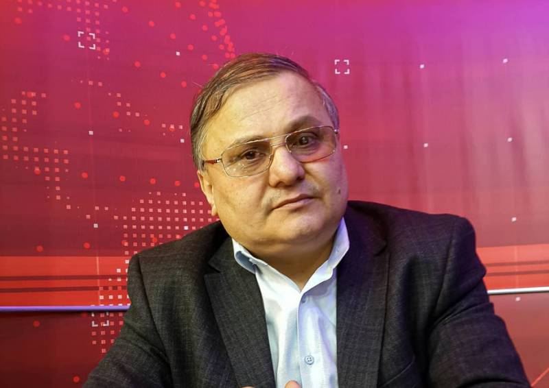 AZTV-nin efirində qalmaqallı AÇIQLAMA: \"Mən varlıyam, yol mənimdir\" - VİDEO