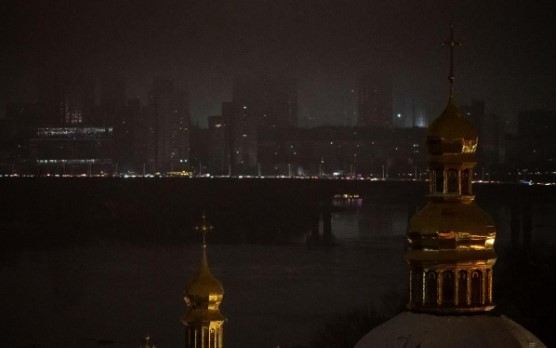 Ruslar enerji bloklarına zərbə endirdi - Kiyev 10 saat işqsız qalacaq - FOTO