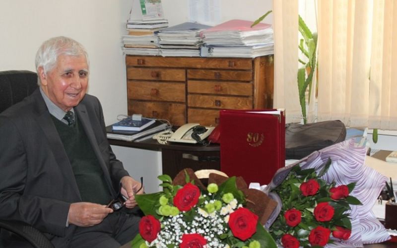 Professor Abasqulu Quliyev vəfat edib 