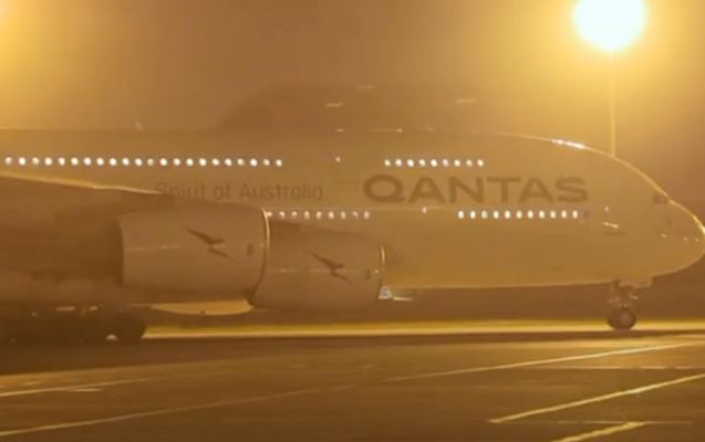 Sinqapur-London reysi üzrə daha bir “Airbus 380” təyyarəsi Bakıya gəldi - Video