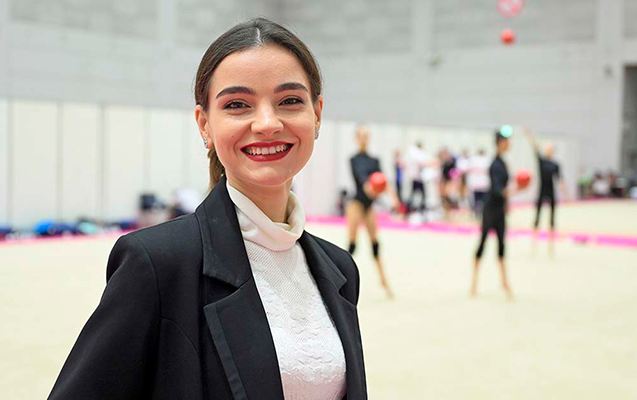 Nazir müavinin qızı “ilin ən yaxşısı” seçildi - Fotolar
