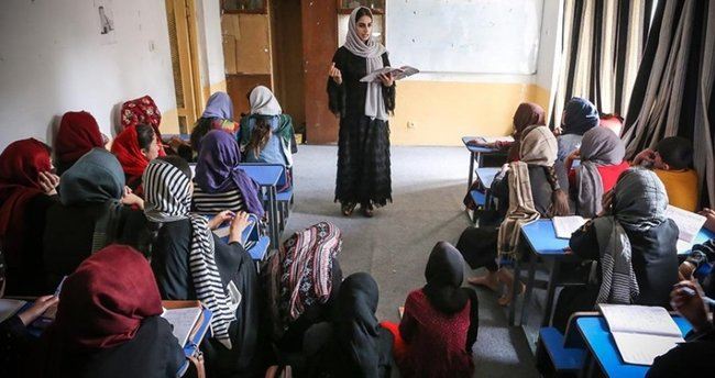 “Taliban”dan qadınlara yeni qadağalar 