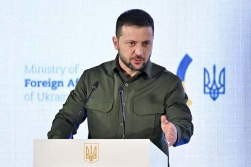 Zelenski atəşkəs şərtini açıqlayıb 