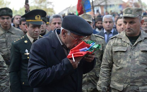 Maaşlar, təqaüdlər, qiymətlər artdı, amma şəhid ailələrinə verilən 500 manat artmadı... 