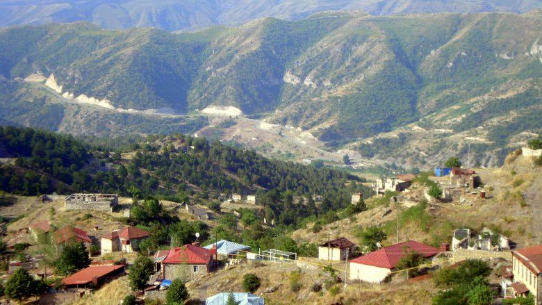 \"Qarabağdan Ermənistana gizli yollar varsa, raketlə vurulmalıdır\" - Politoloq