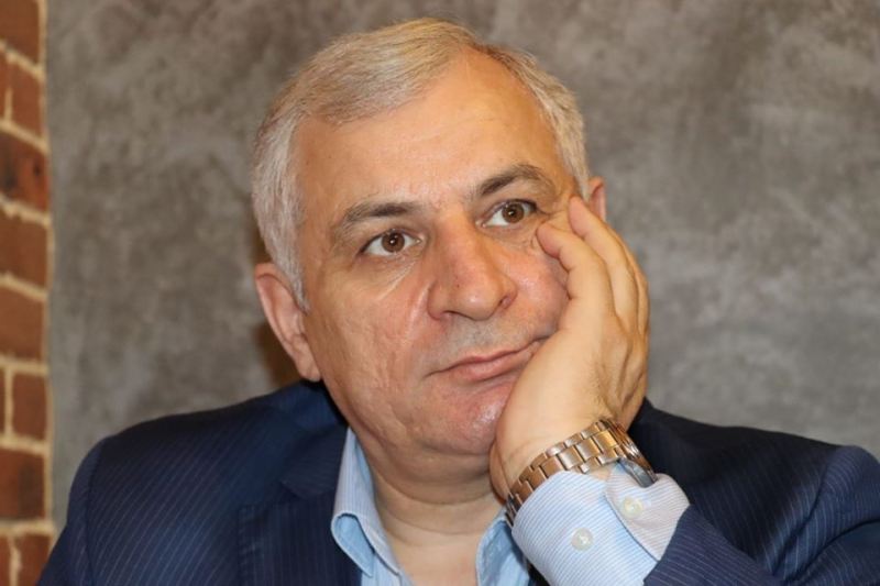 Bahəddin Həziyev Mətbuat Şurasından istefa verdi 