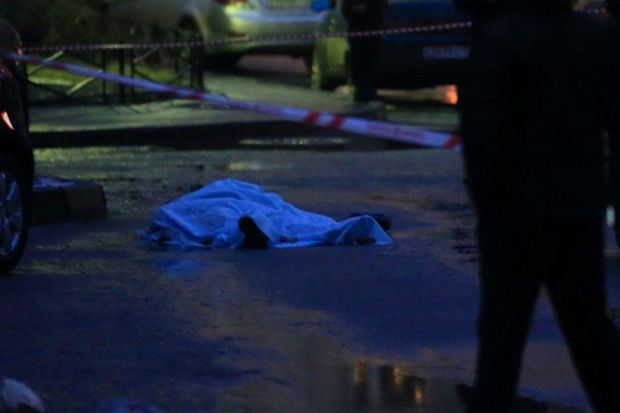 Polislər gələnədək meyitlərin yanında gözləyib - Dəhşətli qətlin DETALLARI