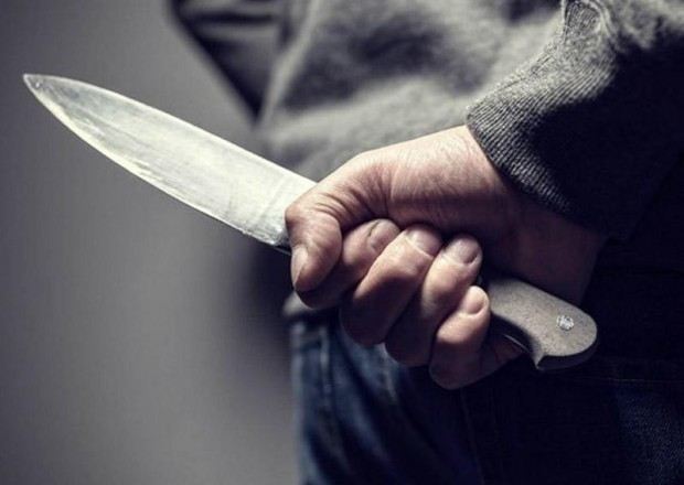 Qardaşına görə mübahisəyə qoşuldu, kürəyindən bıçaqlandı 