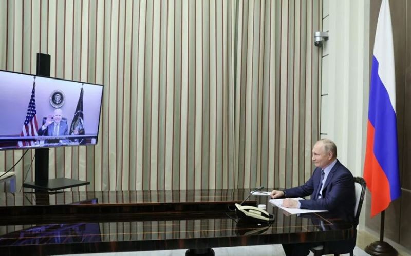 Baydenlə Putin arasında telefon danışığı başa çatıb 