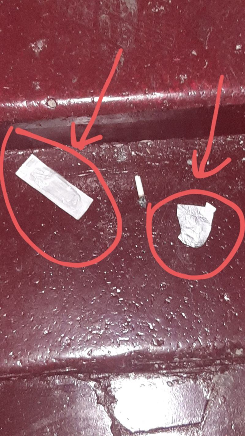 Narkomanlar Bakıda yaşayış binalarını da \"işğal edir\" FOTOLAR