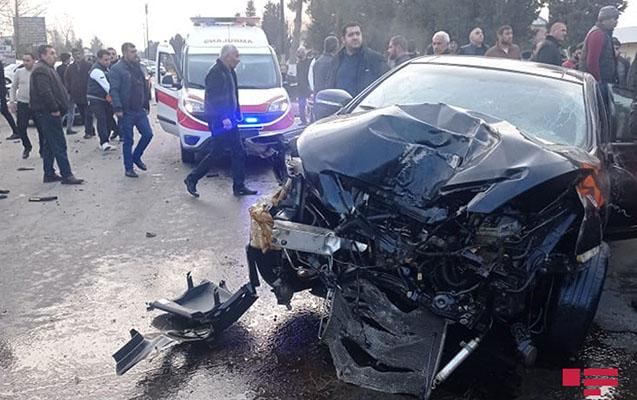 İcra başçının müavininin sürücüsü avtoxuliqanlıq etdi - Xəstəxanalıq oldu - VİDEO