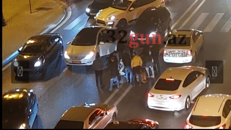 Bakıda Rusiya səfirliyinin sərxoş əməkdaşı maşınla adam vurdu - Video, fotolar