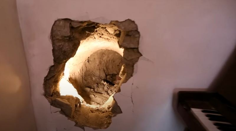 Azərbaycan əsgərindən gizlənməkçün ermənilərin qazdıqları siçan deşikləri - Rüsvayçılıq videosu