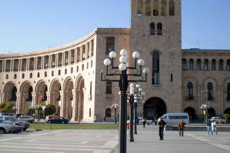 Bu Azərbaycan deputatları Ermənistana gedir 