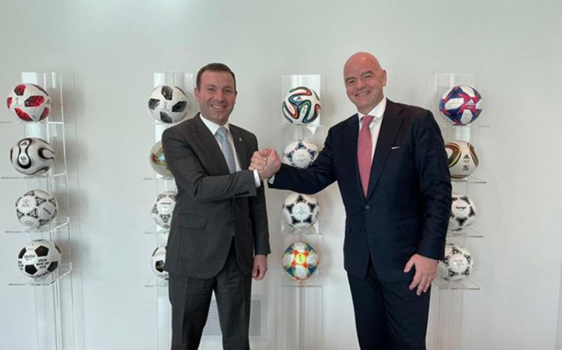 Elxan Məmmədov FIFA prezidenti ilə görüşüb 