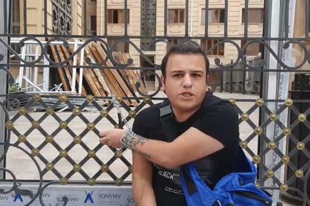 Bakıda blogeri öldürən əmisi oğlunun FOTOSU