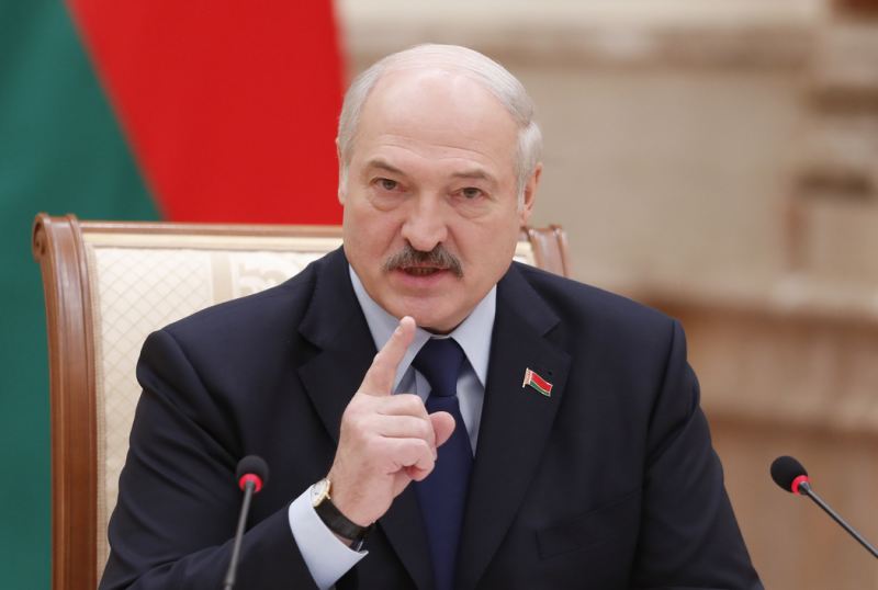 \"Qazaxıstanda etirazçılar diz çökməli və hərbçilərdən üzr istəməlidirlər\" - Lukaşenko