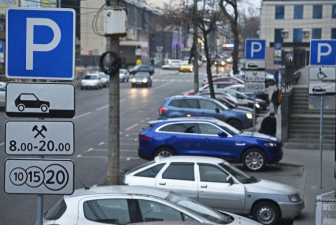 Qanunsuz parklanmaya görə Bakıda 175 nəfər cərimələnib 