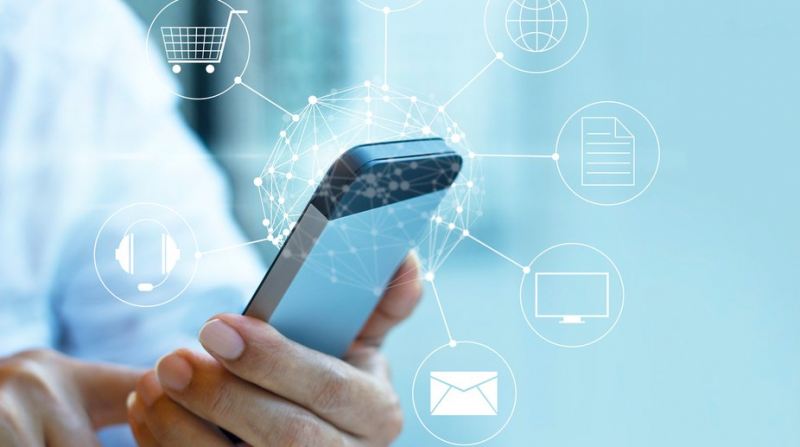 \"Mobil interneti çalışıb su qiymətinə etmək lazımdır\" - Rövşən Ağayev