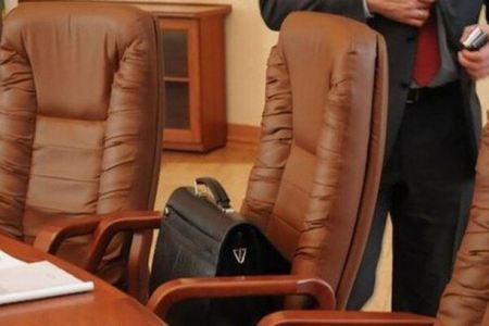 Bu deputatlar YAP-dakı vəzifələrini itirdilər 