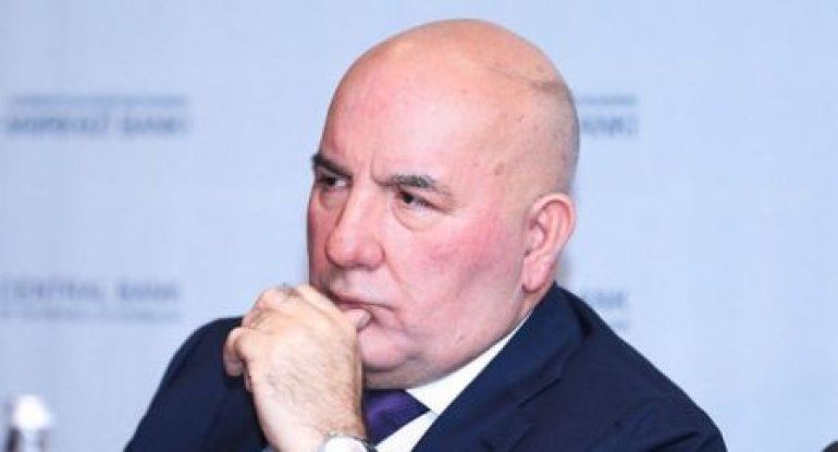 Elman Rüstəmov yenə manatın məzənnəsindən danışdı: \"Devalvasiya...\"